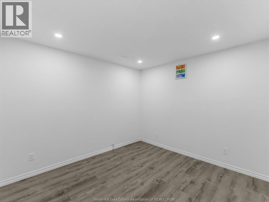 3137 Viola Crescent, Windsor, ON, N8N 0A1 - 24