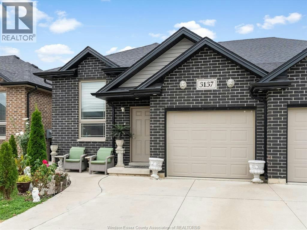 3137 Viola Crescent, Windsor, ON, N8N 0A1