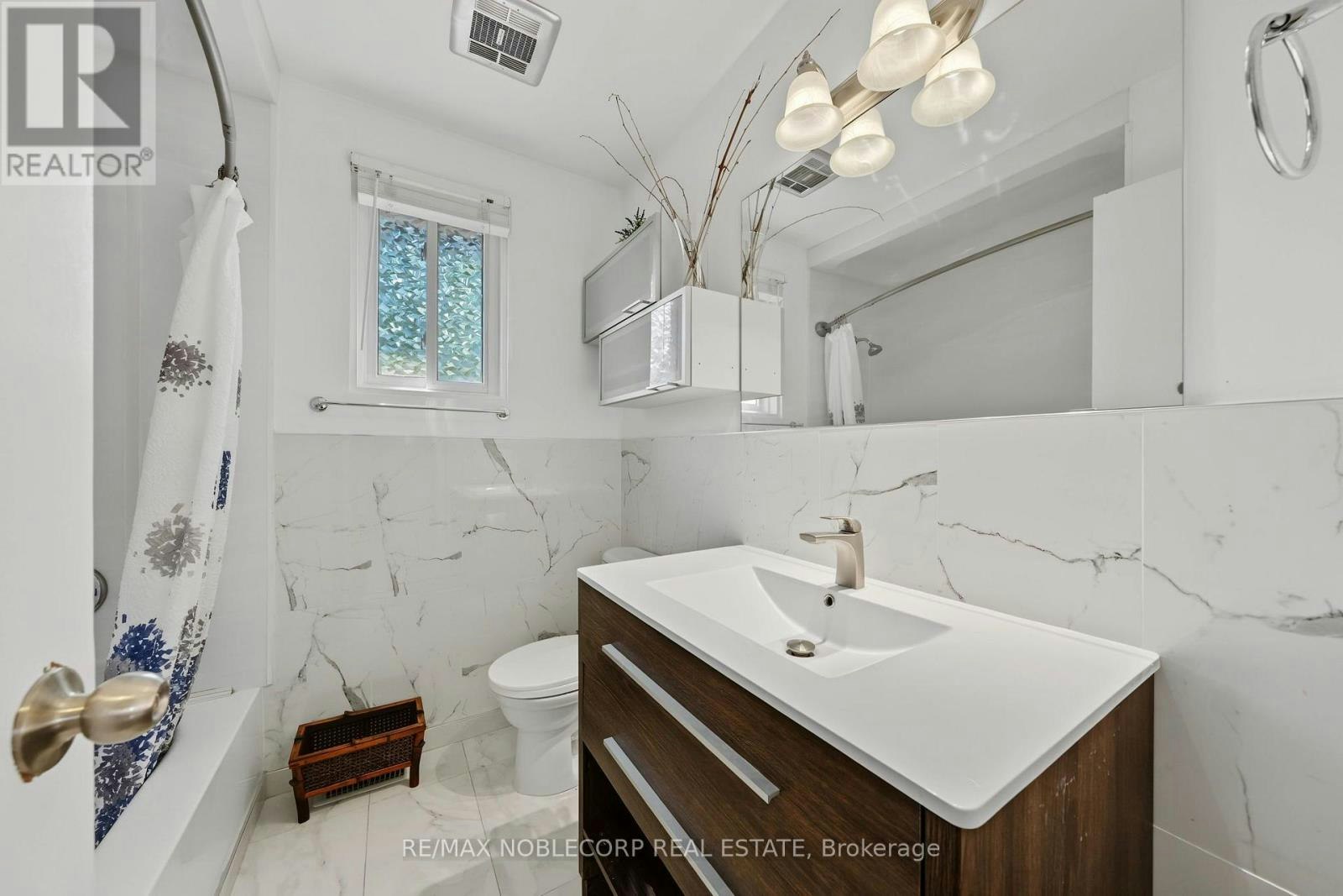 166 Collings Avenue, Bradford West Gwillimbury, ON, L3Z 1W1 - 12