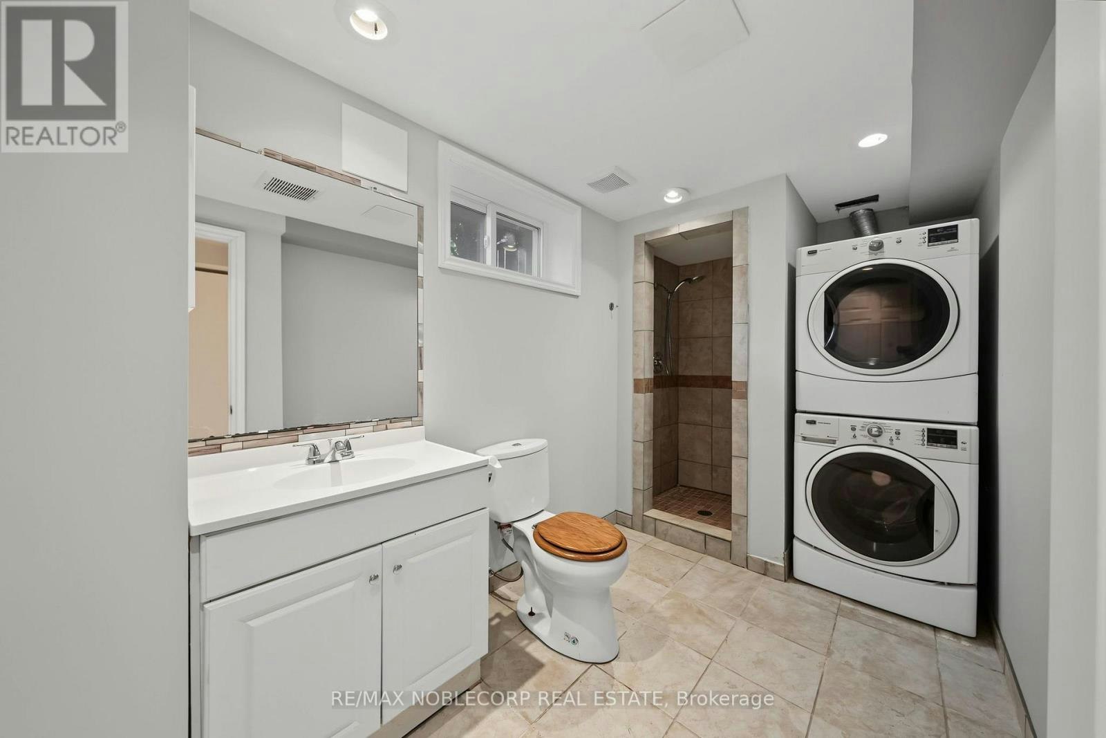166 Collings Avenue, Bradford West Gwillimbury, ON, L3Z 1W1 - 18