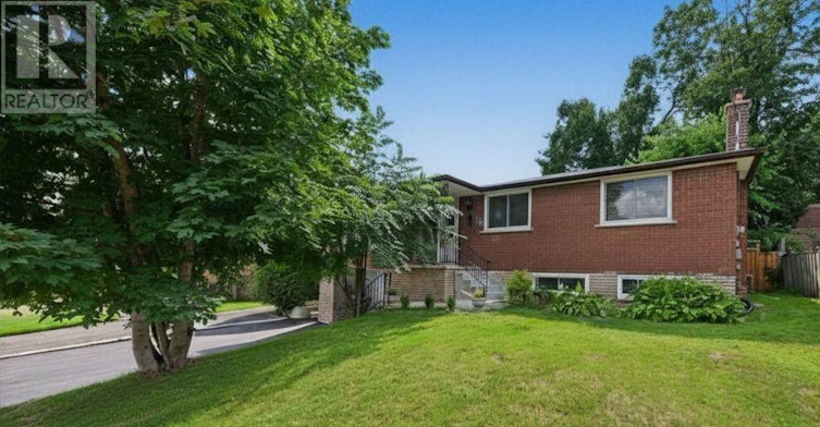 166 Collings Avenue, Bradford West Gwillimbury, ON, L3Z 1W1 - 2