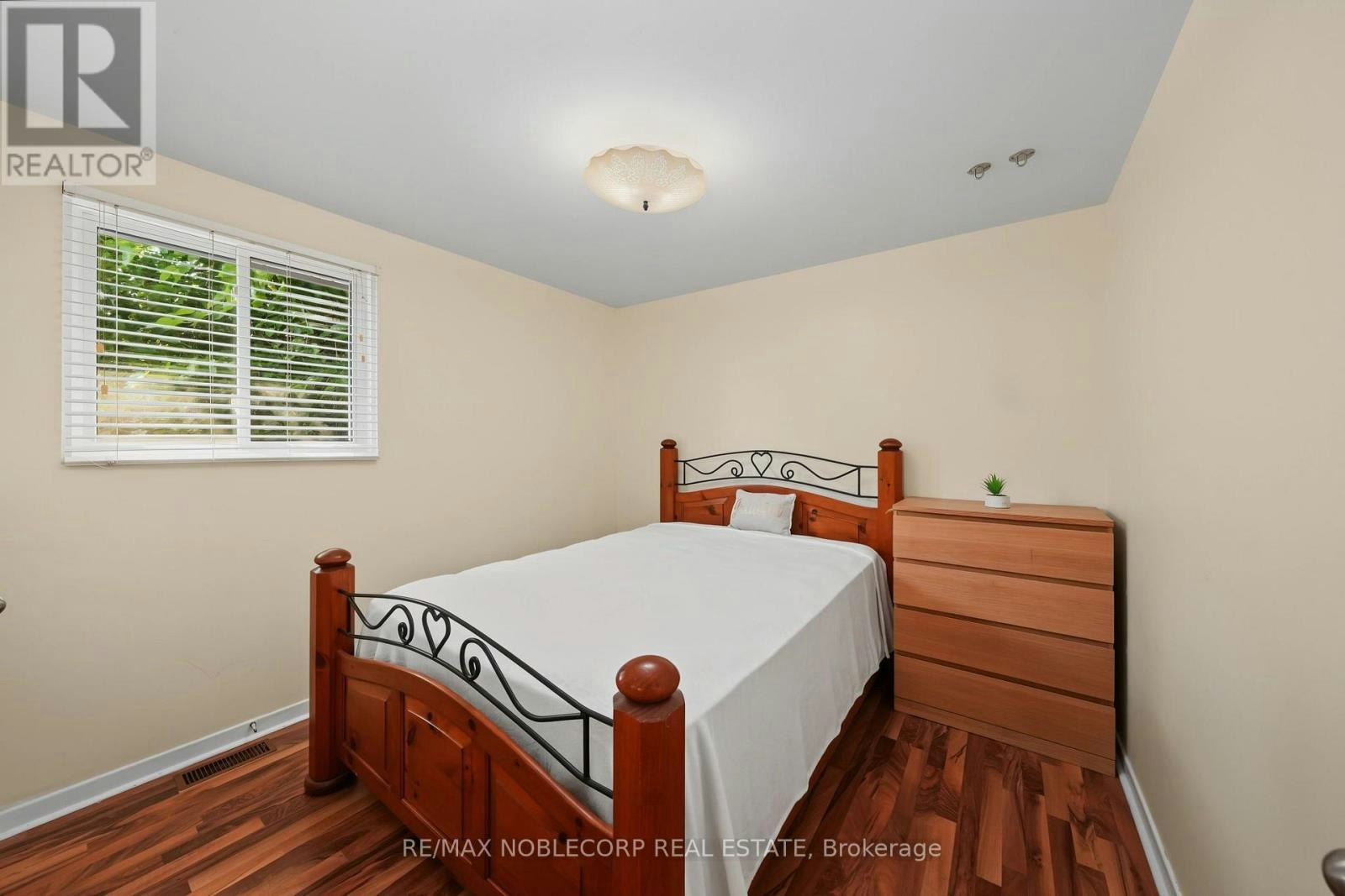 166 Collings Avenue, Bradford West Gwillimbury, ON, L3Z 1W1 - 10