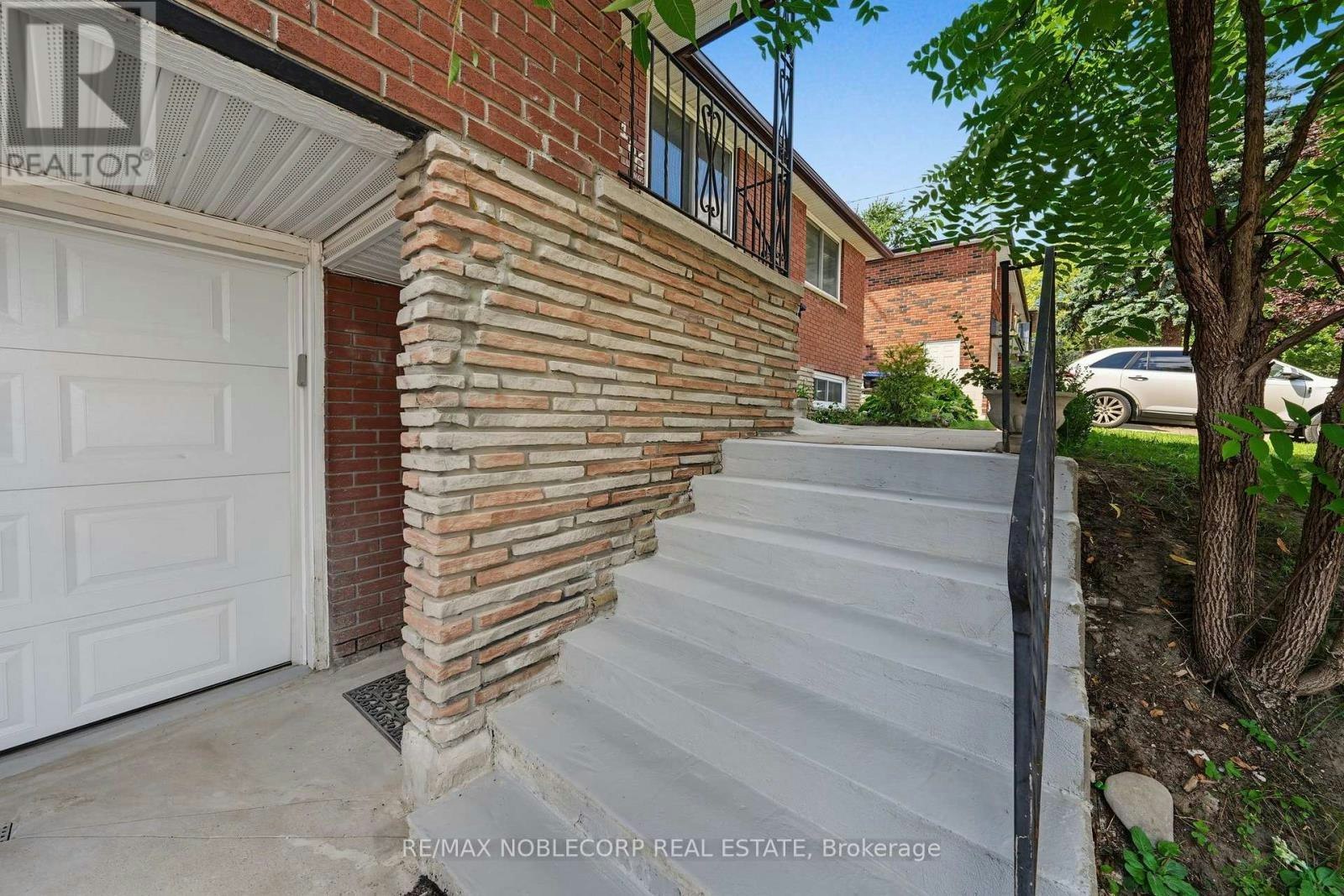 166 Collings Avenue, Bradford West Gwillimbury, ON, L3Z 1W1 - 4