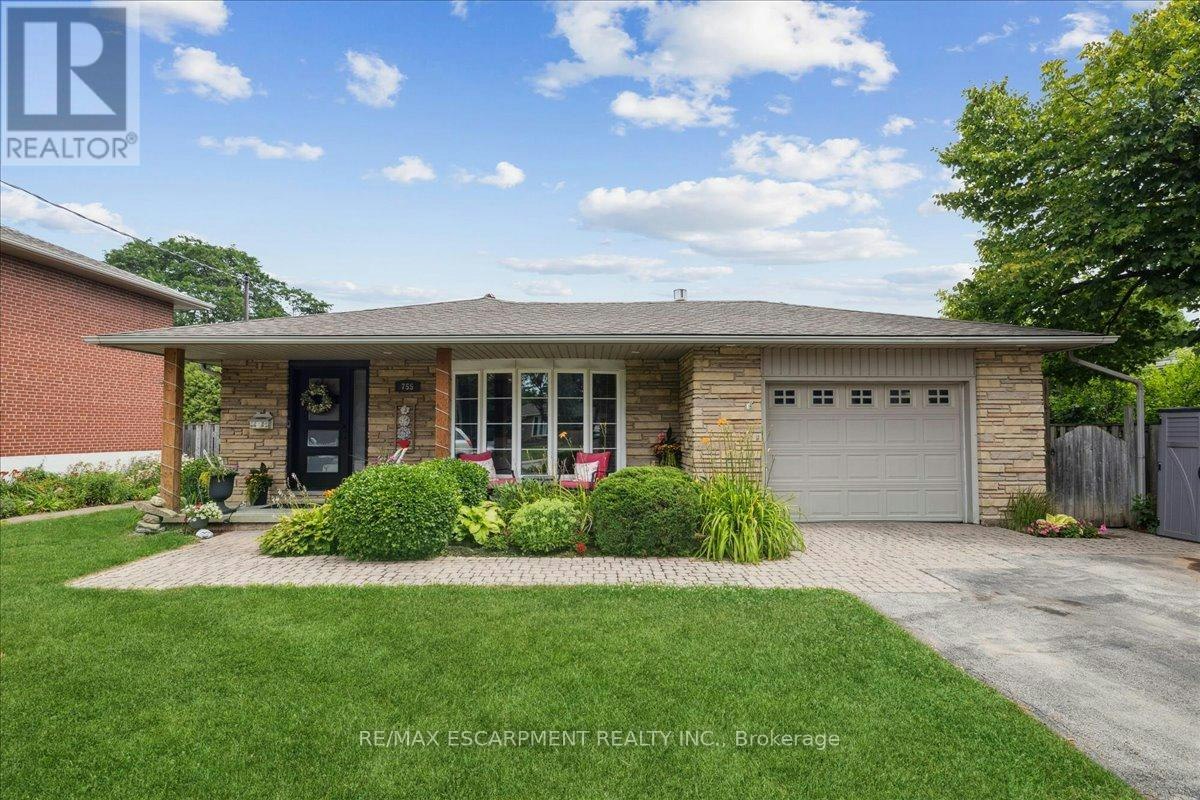 755 Parker Crescent, Burlington, ON, L7R 3A5
