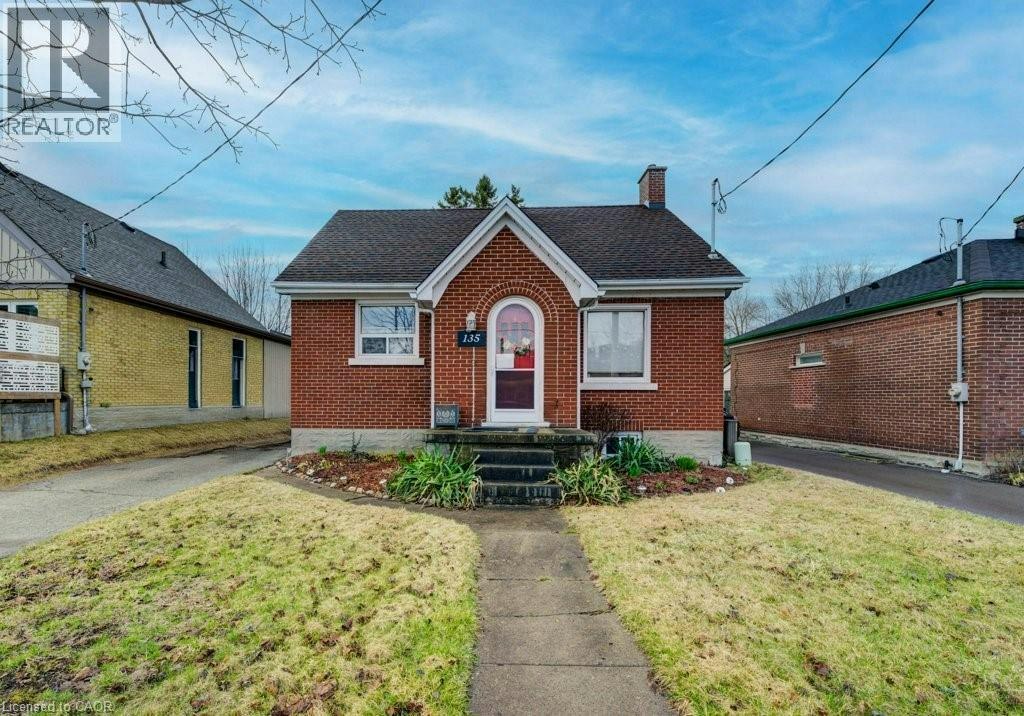 135 Stirling Avenue S, Kitchener, ON, N2G 3N8