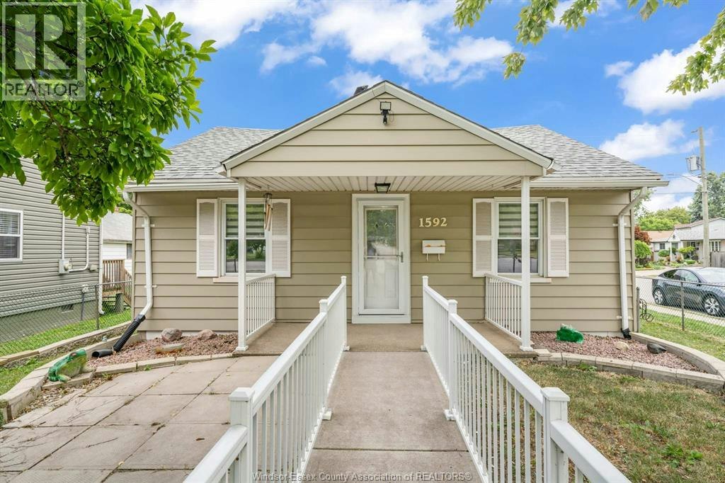 1592 Prince Road, Windsor, ON, N9C 3B3