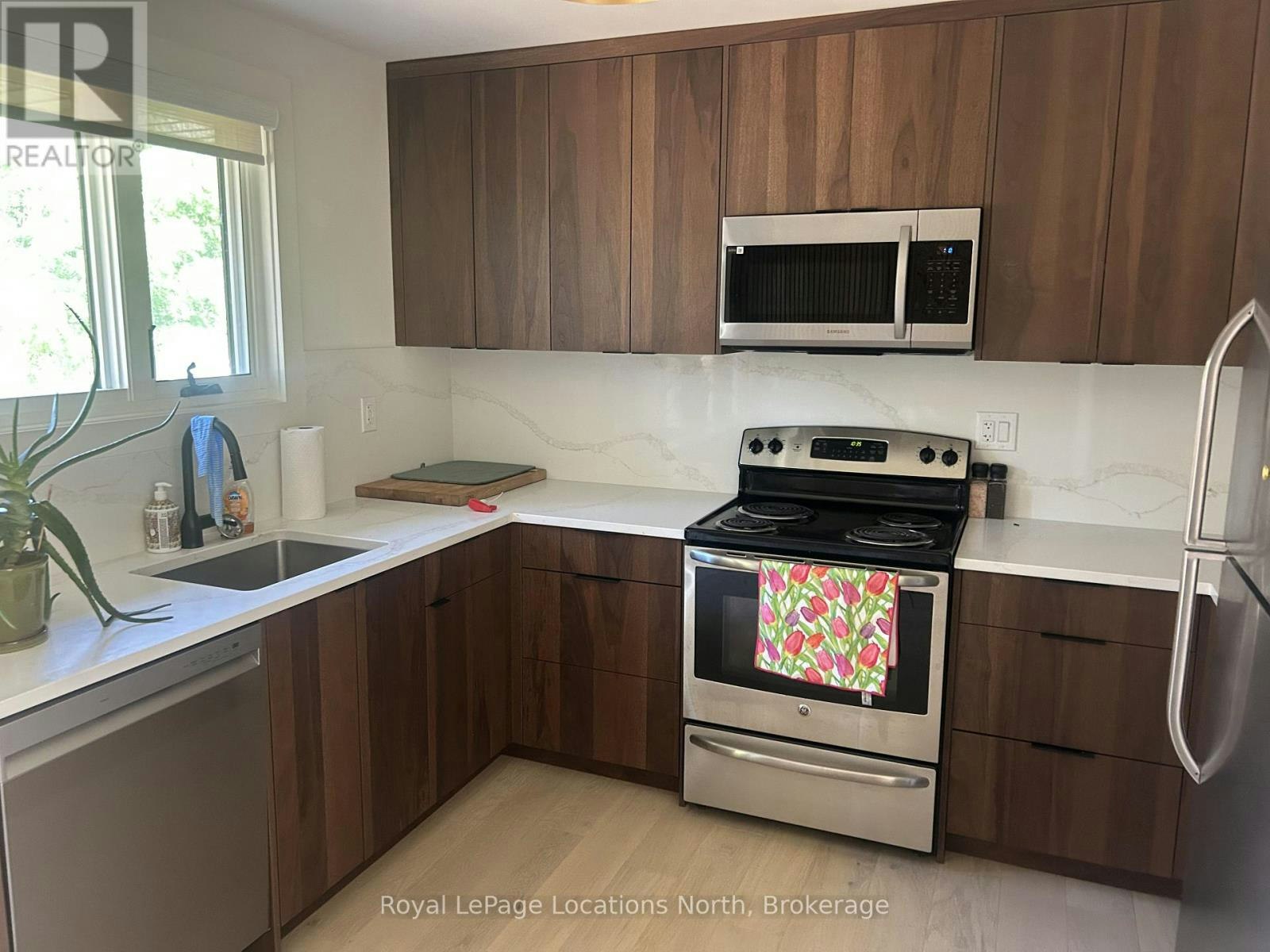 642 Oak Street, Collingwood, ON, L9Y 2Z8 - 4