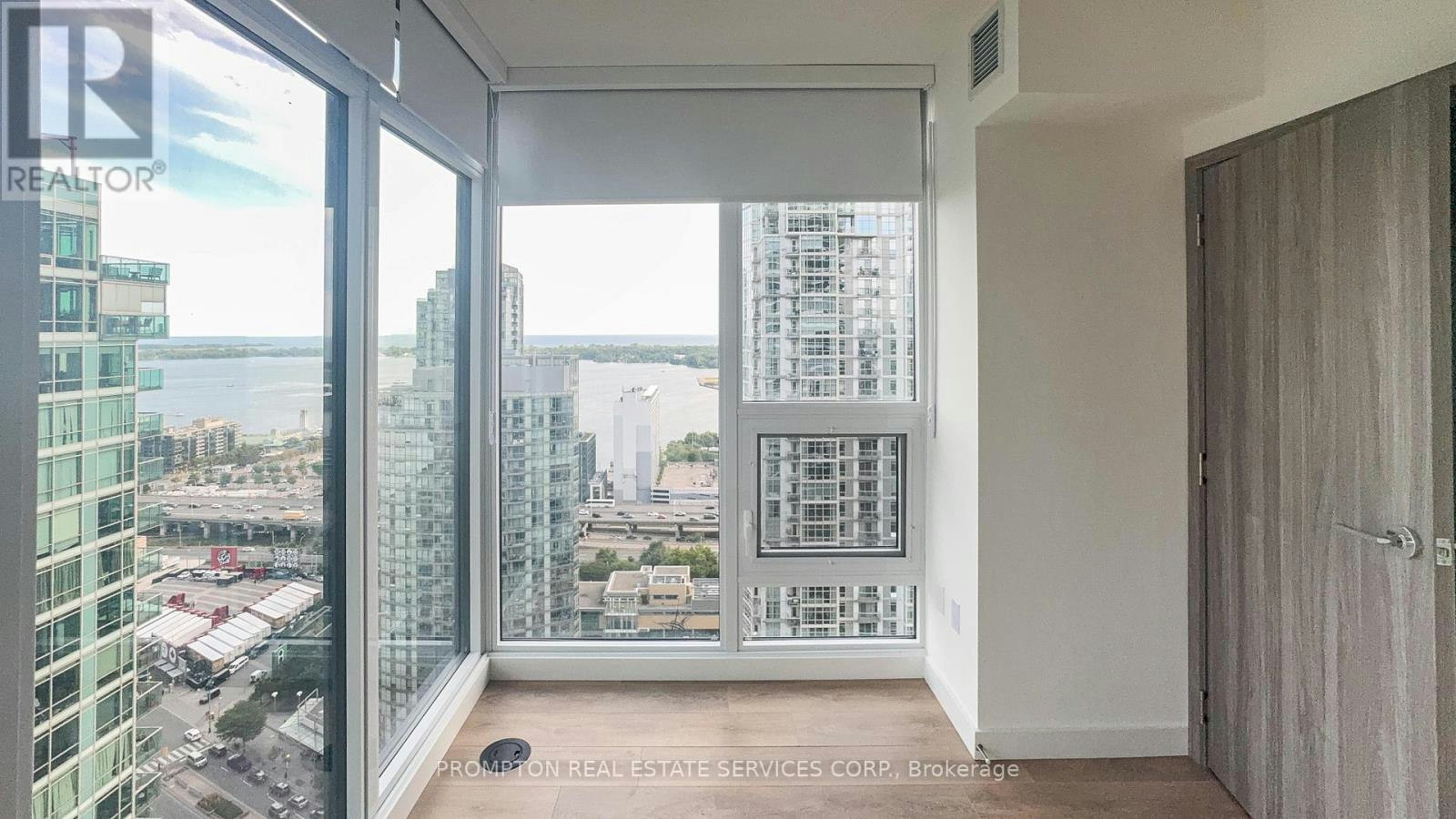 3205-1 Concord Cityplace Way, Toronto, ON, M5V 0X3 - 8