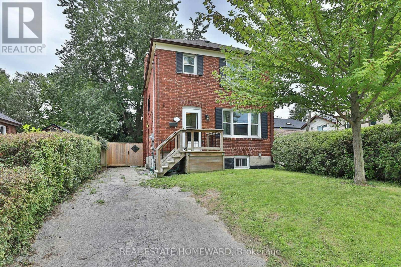 1 Pinegrove Avenue, Toronto, ON, M1N 2G3