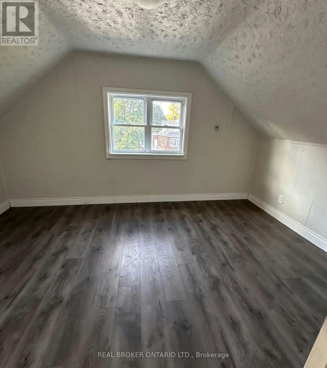 123 Henry Street, Barrie, ON, L4N 1E2 - 9