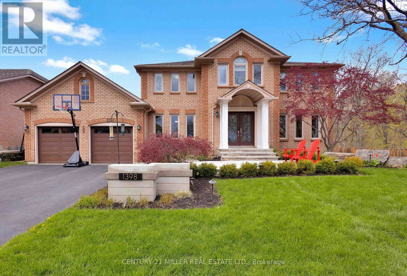 1398 Winterberry Drive, Burlington, ON, L7P 4T4