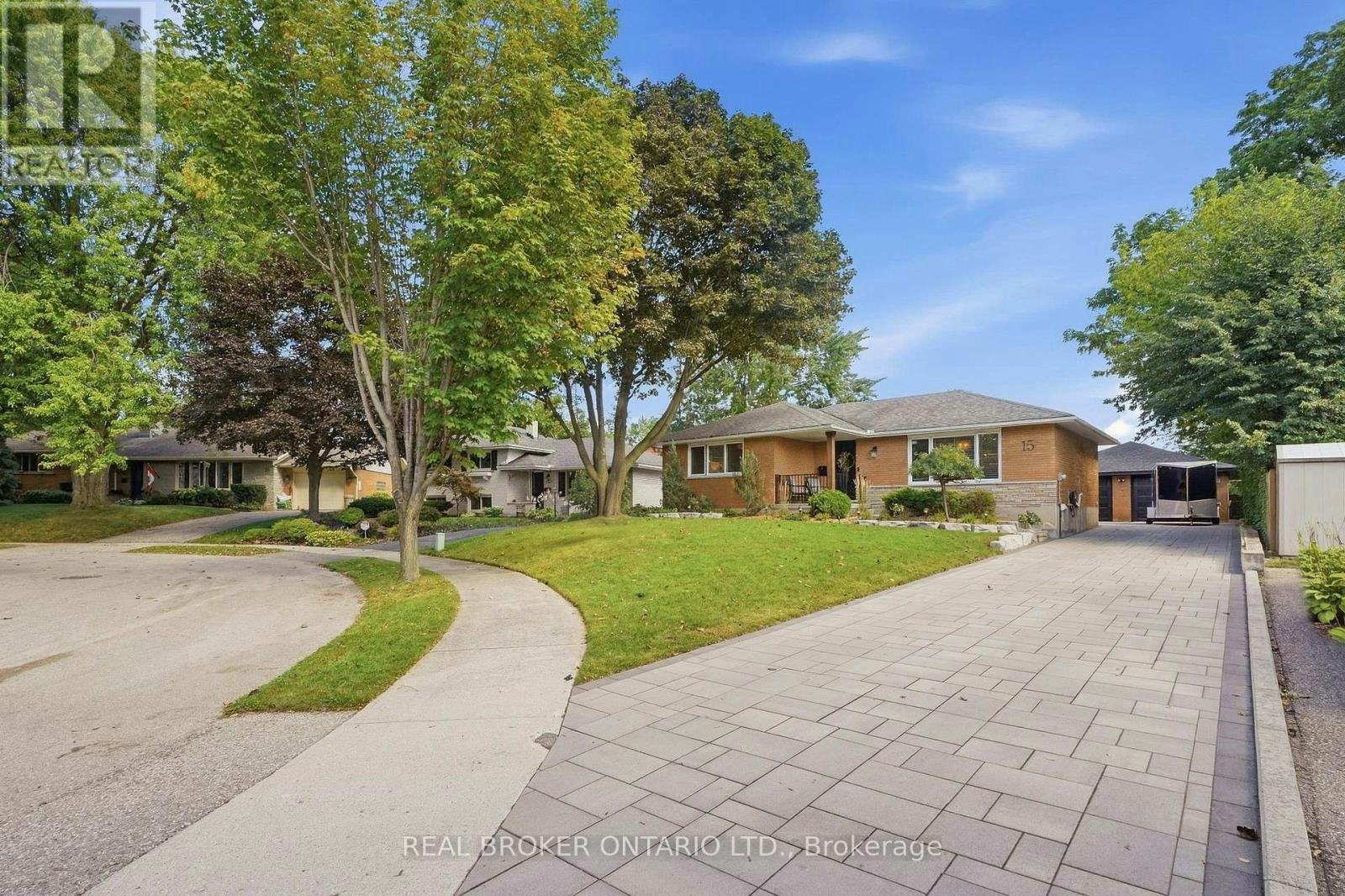 15 Linton Place, Kitchener, ON, N2B 2K1