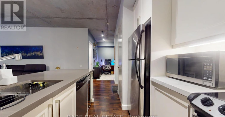 210-75 Portland Street, Toronto, ON, M5V 2M9 - 8