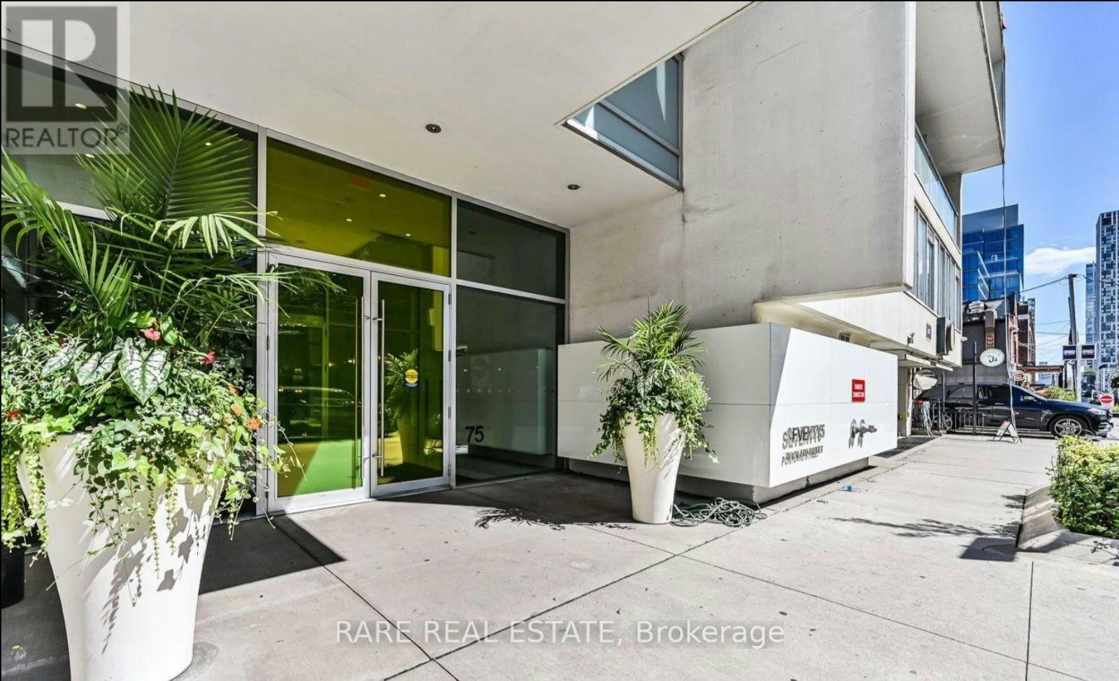 210-75 Portland Street, Toronto, ON, M5V 2M9 - 2