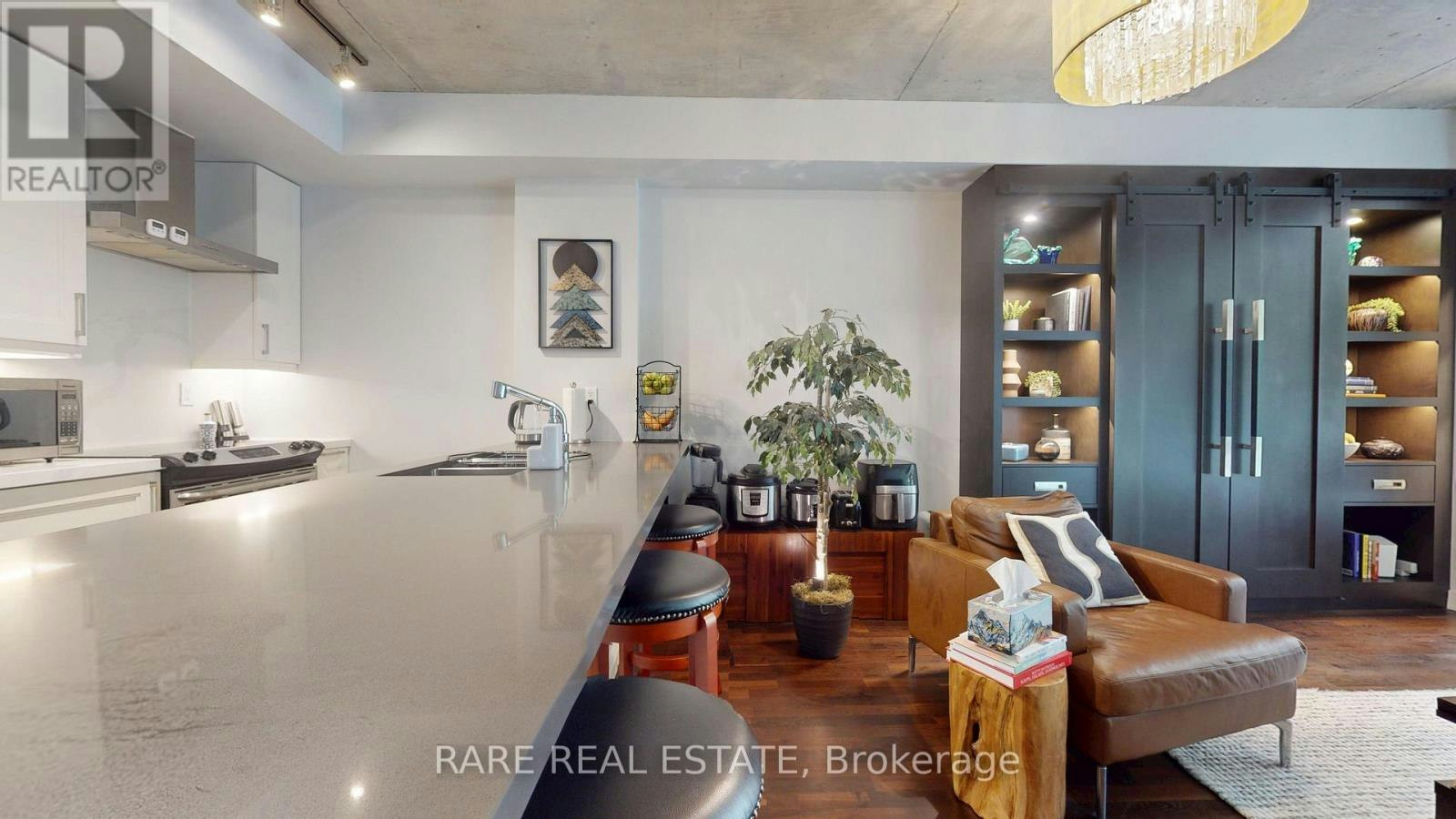 210-75 Portland Street, Toronto, ON, M5V 2M9 - 7