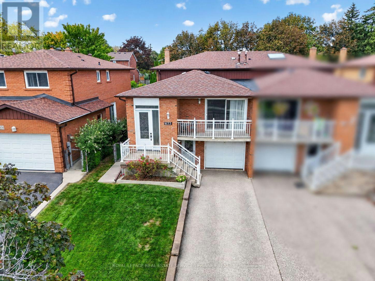 1633 Warren Drive, Mississauga, ON, L4W 2X1