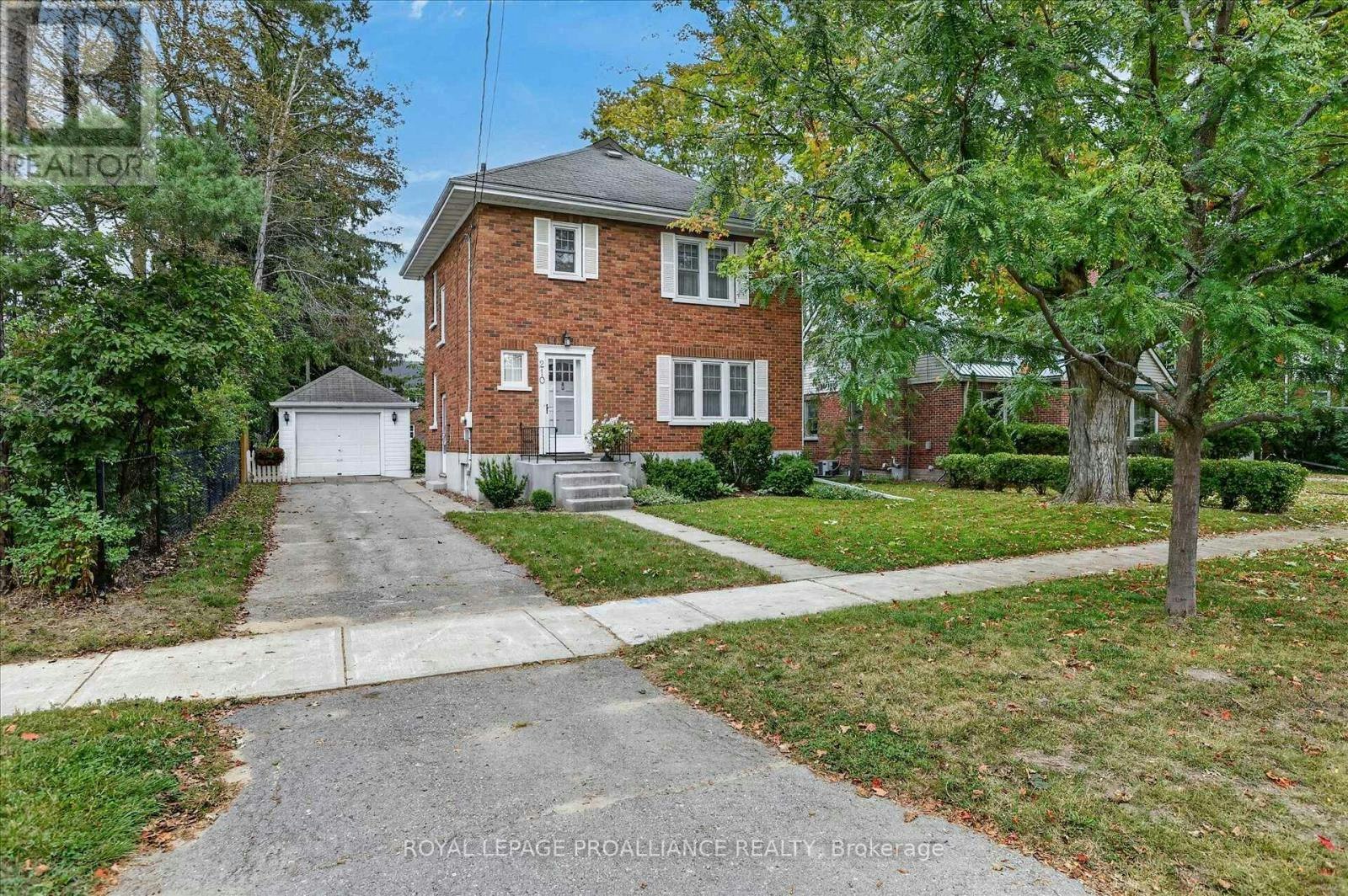 210 Aberdeen Avenue, Peterborough, ON, K9H 4W8