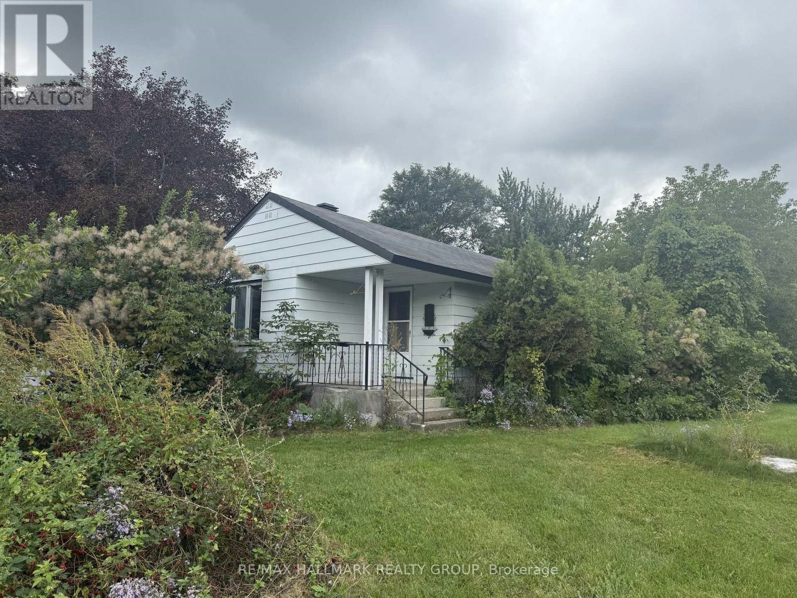 16 Donegal Road, Ottawa, ON, K2S 1P7