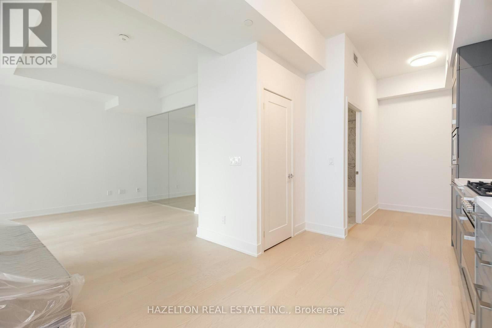706-8 Manor Road W, Toronto, ON, M4S 2A5 - 2