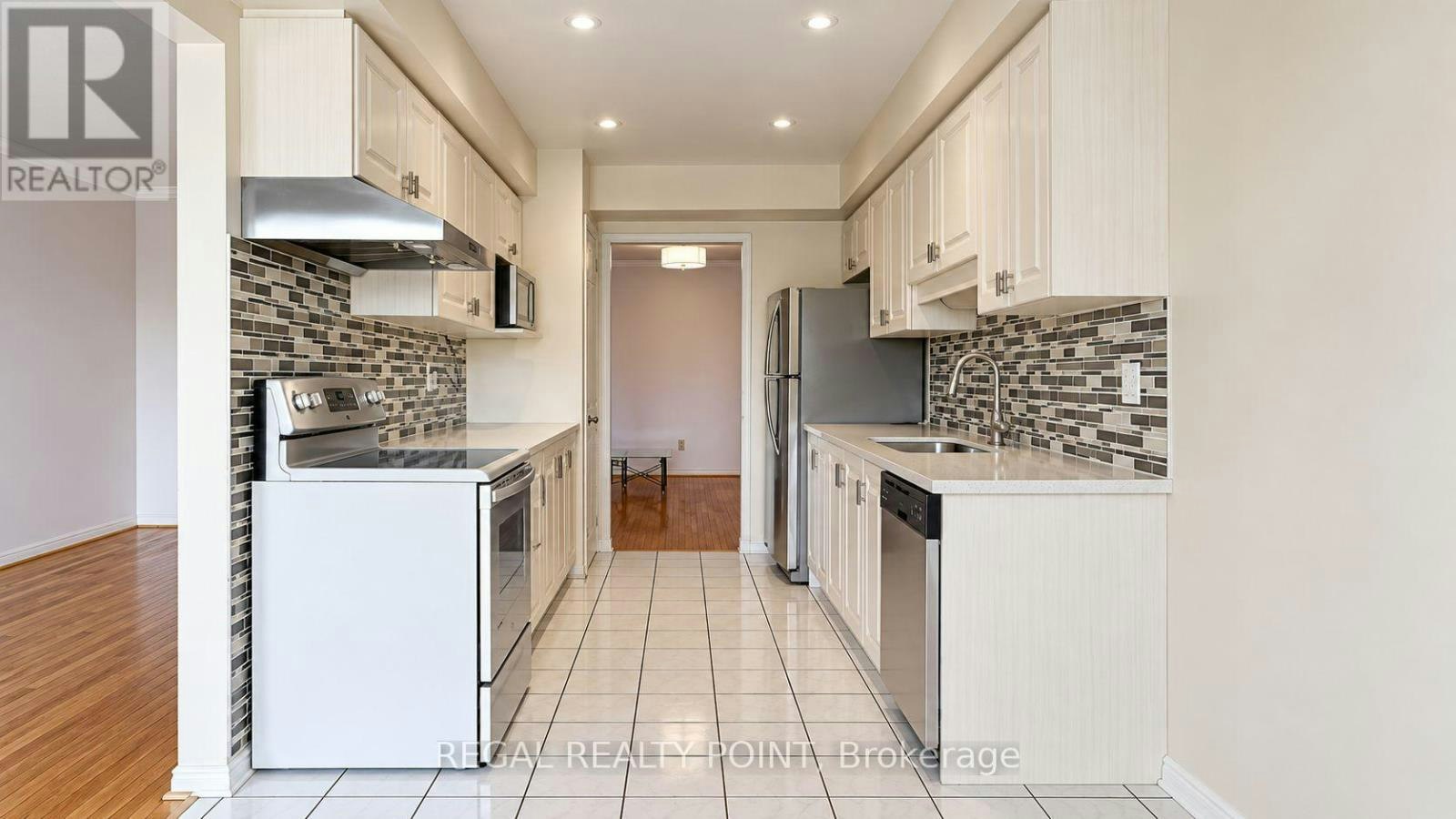 15 Becca Hall Trail, Toronto, ON, M1V 2Y7 - 8