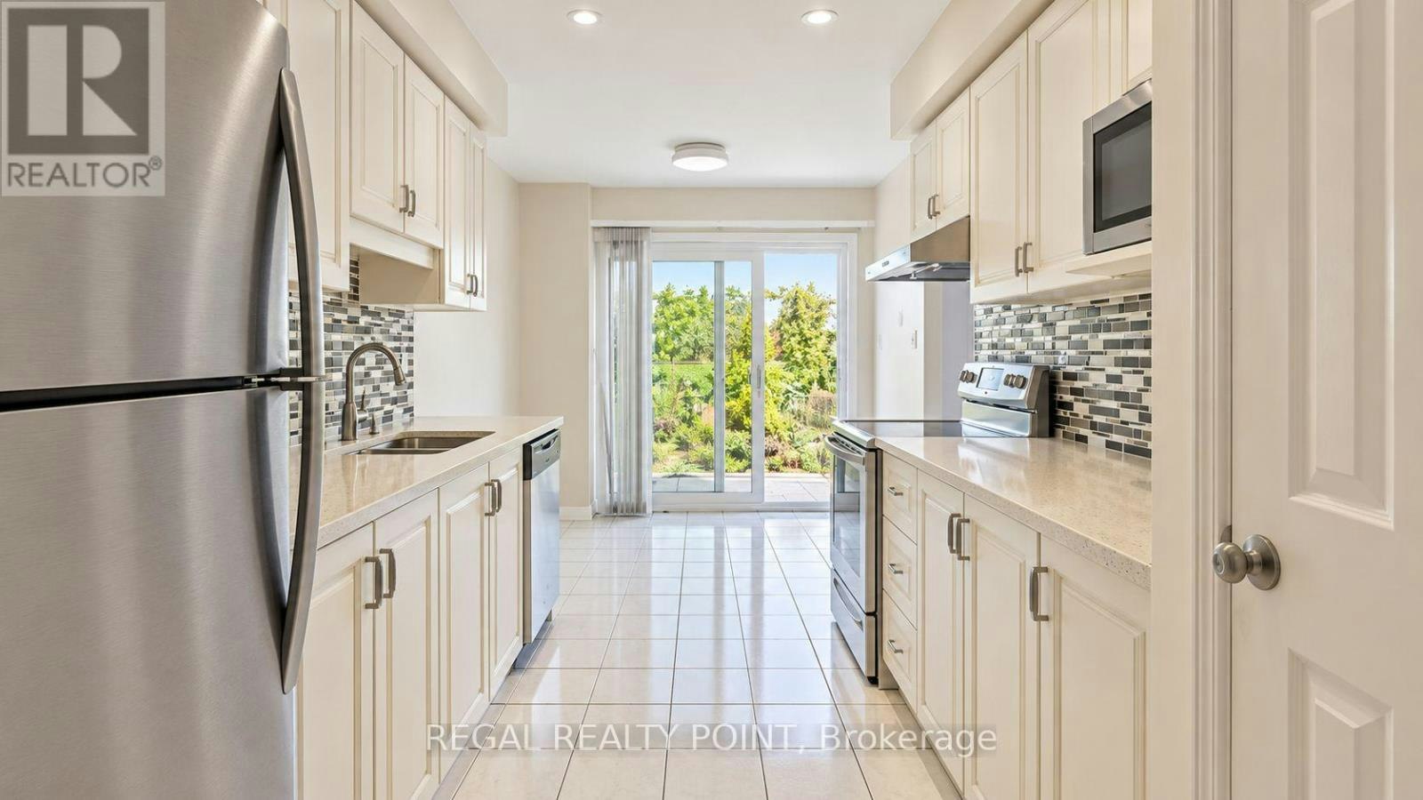 15 Becca Hall Trail, Toronto, ON, M1V 2Y7 - 7