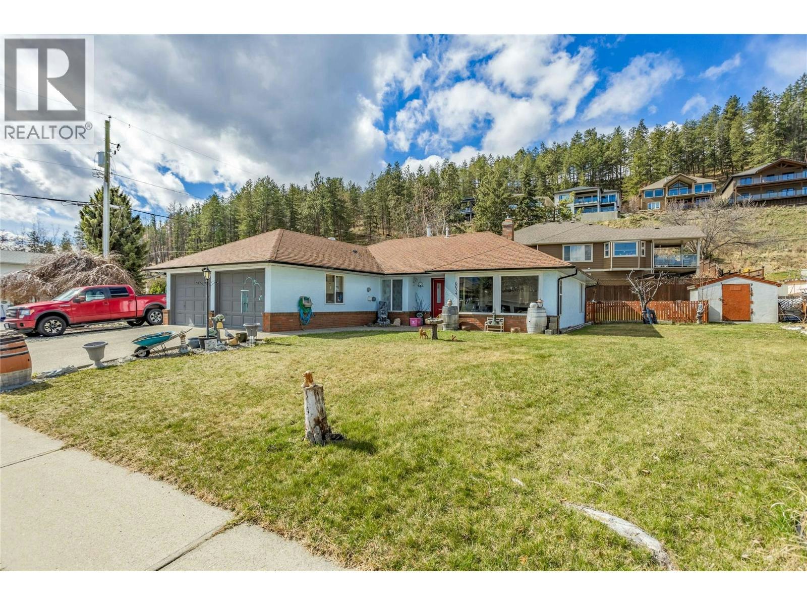 6034 Garraway Place, Peachland, BC, V0H 1X4