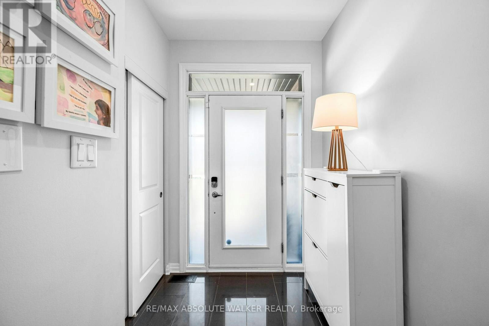 323 Lysander Place, Ottawa, ON, K1K 3X8 - 4
