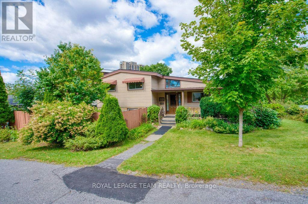220 Ancaster Avenue, Ottawa, ON, K2B 5B3