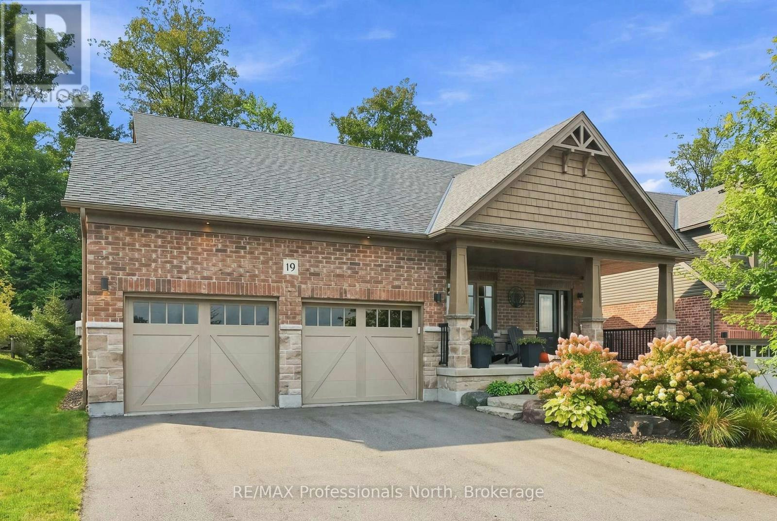 19 Selkirk Drive, Huntsville, ON, P1H 0C5