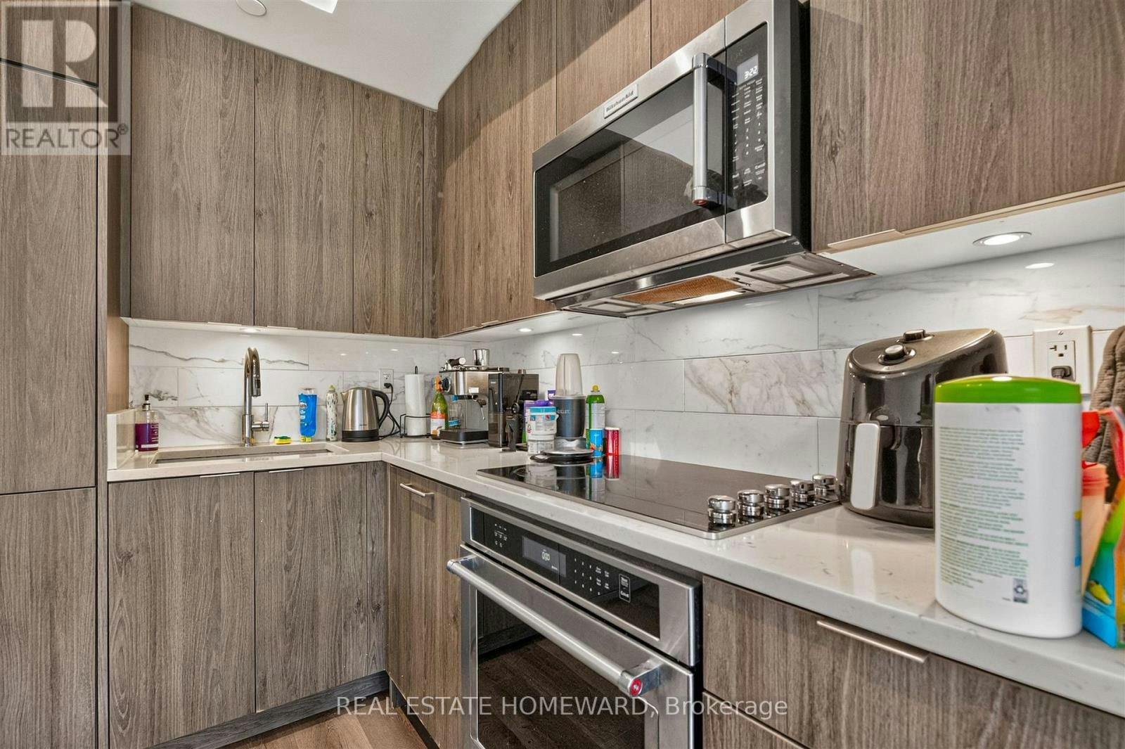 721-38 Iannuzzi Street, Toronto, ON, M5V 0S2 - 9