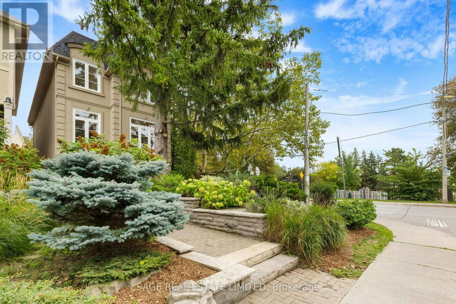 1 Caldow Road, Toronto, ON, M5N 2P4