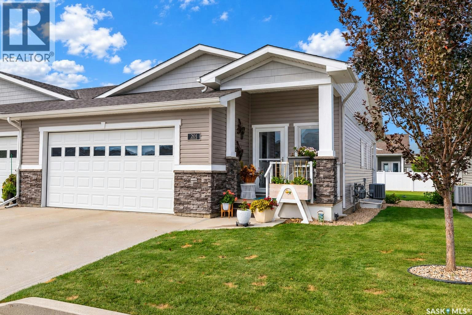 201-959 Bradley Street, Moose Jaw, SK, S6H 5Y4