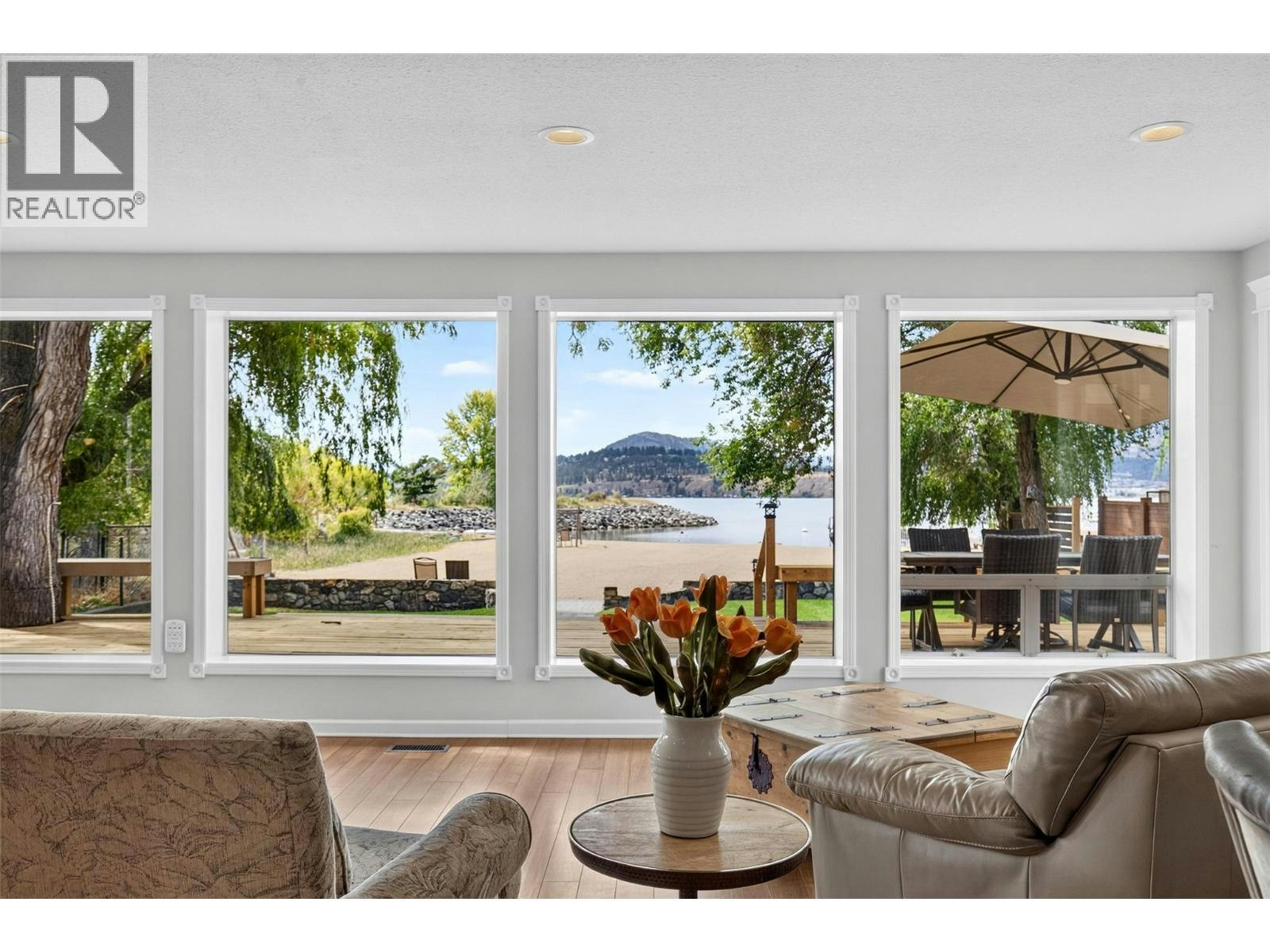 998 Manhattan Drive, Kelowna, BC, V1Y 1H5