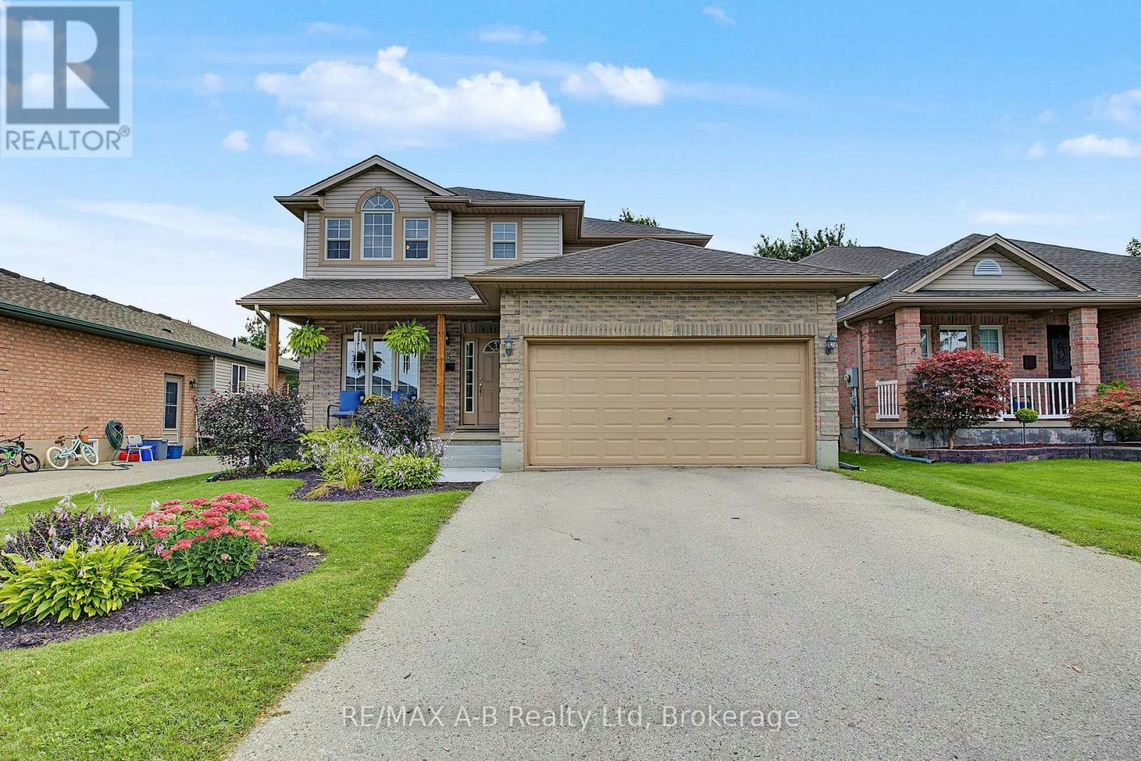 15 Cook Crescent, St. Thomas, ON, N5R 6J3