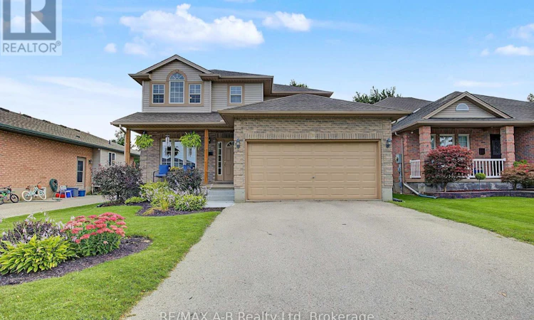 15 Cook Crescent