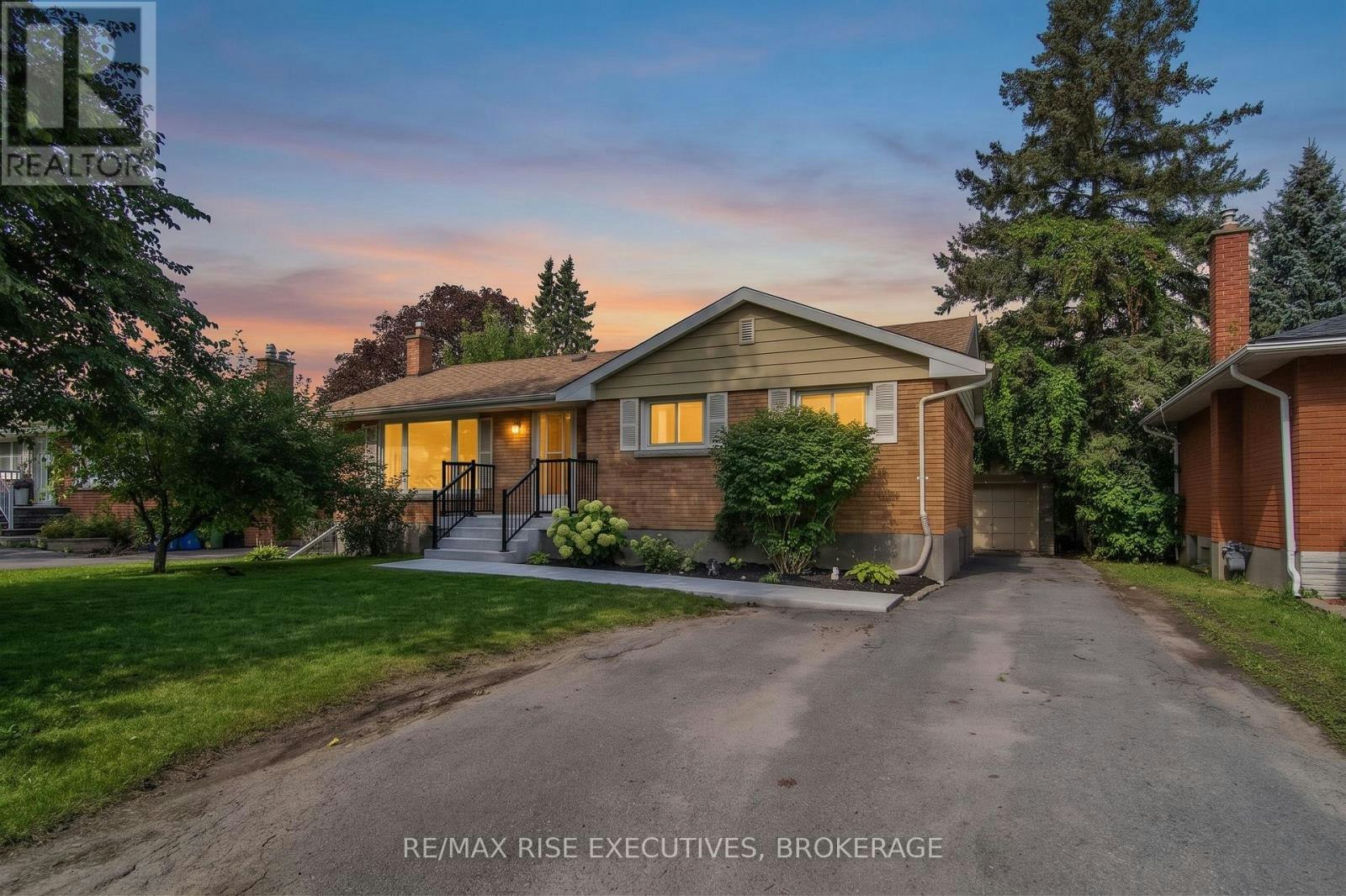 339 Arrowhead Place, Kingston, ON, K7M 3L4