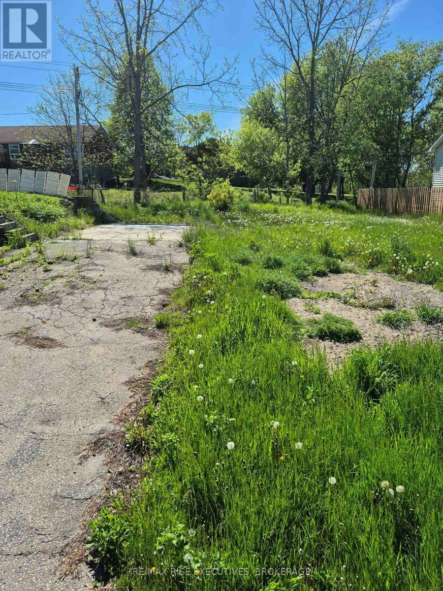 PT LT-311 Victoria Avenue, Gananoque, ON, K7G 2S5