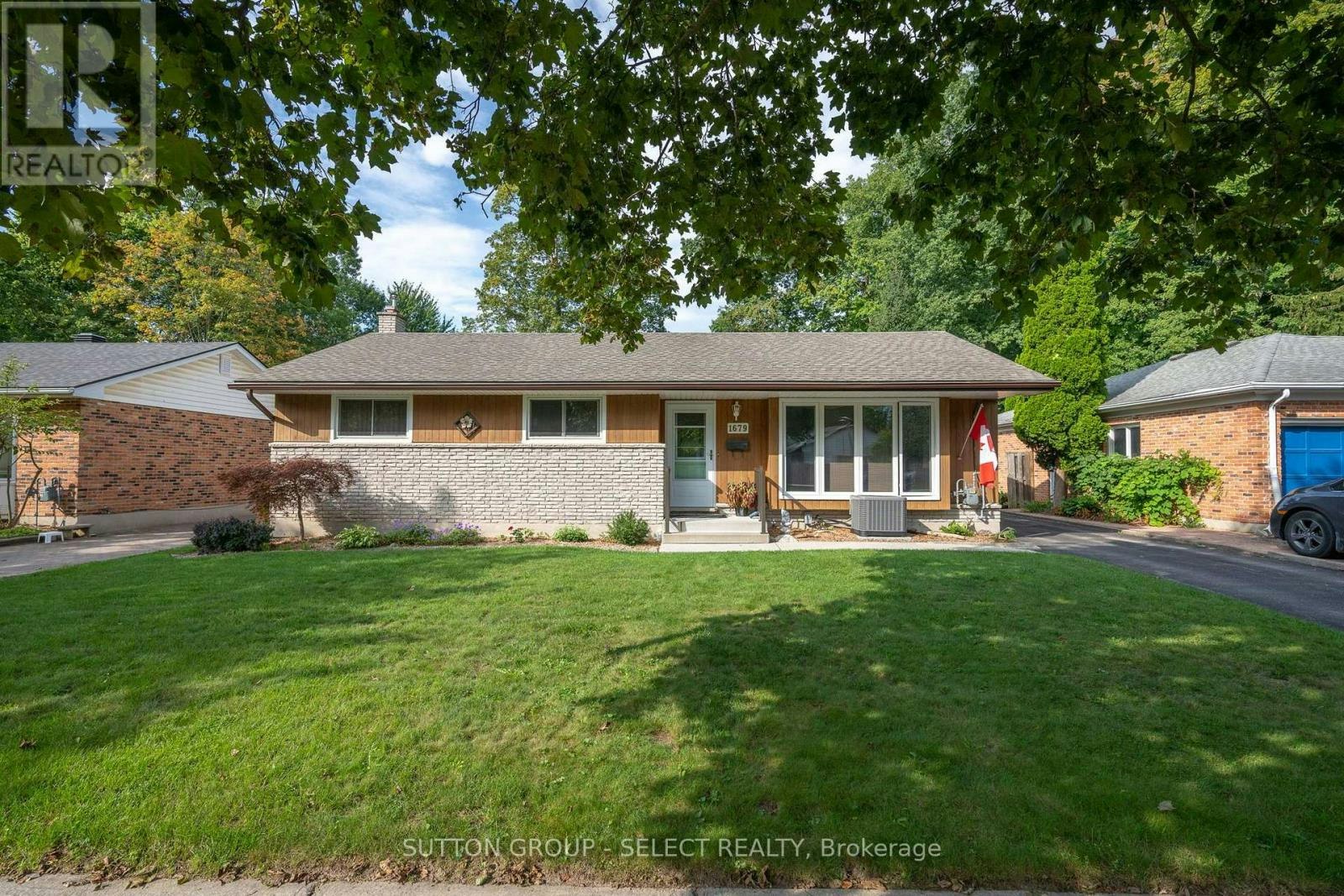 1679 Estevan Road, London, ON, N5X 2G8