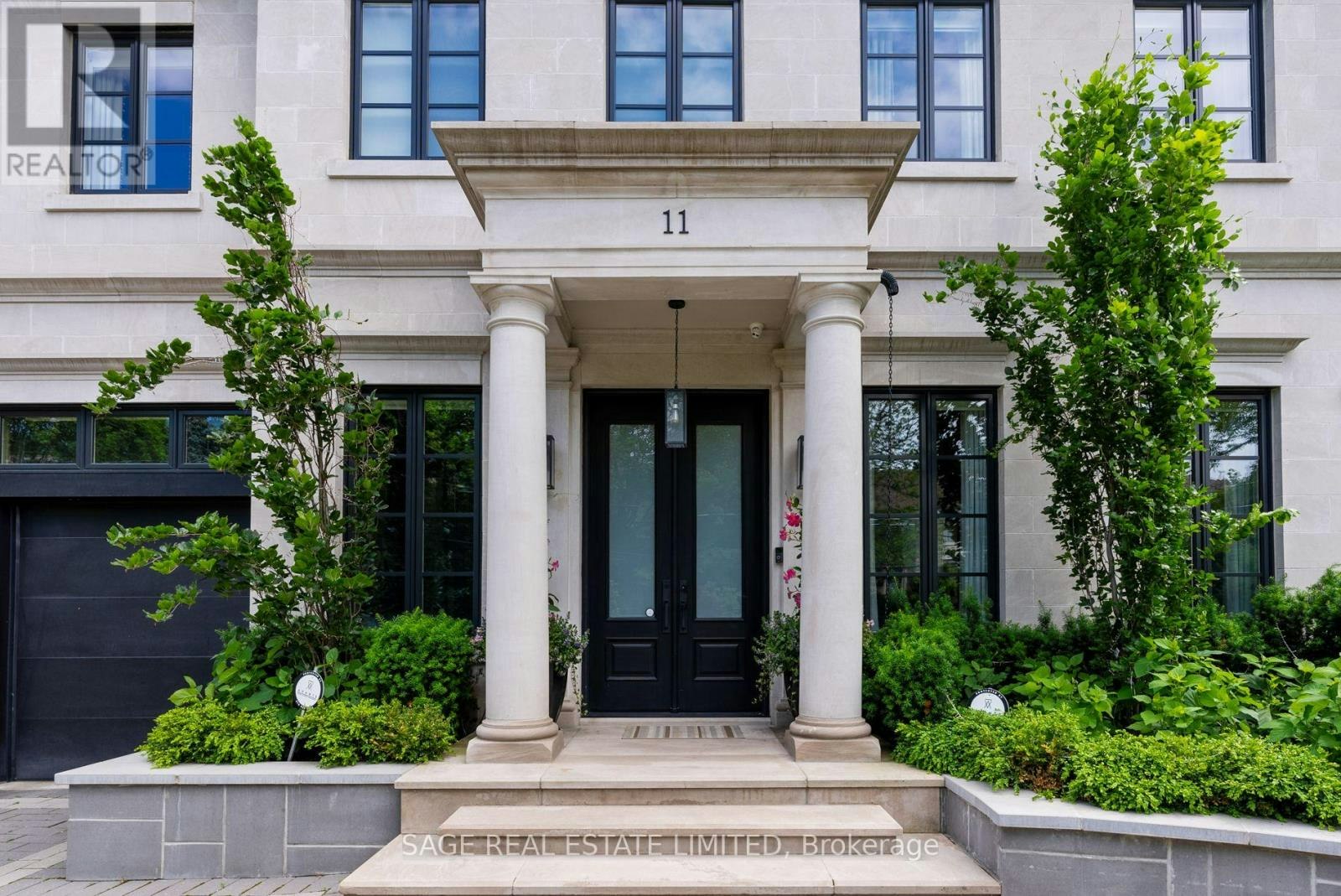 11 Ridgewood Road, Toronto, ON, M5P 1T4