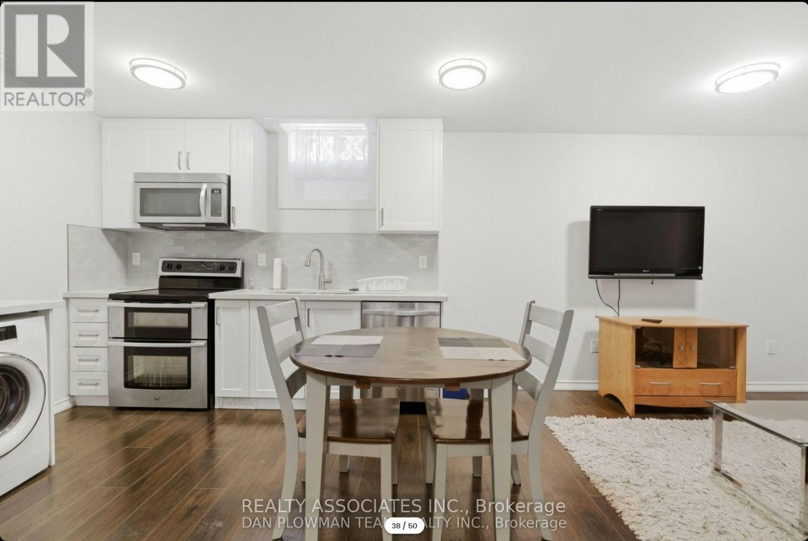 28 Sheldon Drive, Ajax, ON, L1T 4K7 - 4