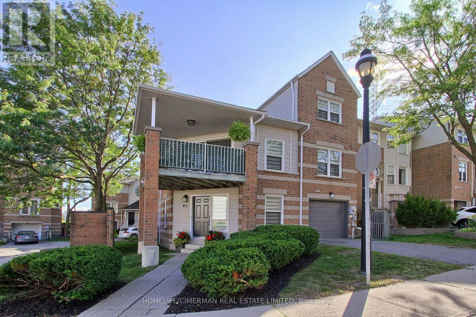 30 Brandy Lane Way, Newmarket, ON, L3Y 8P7