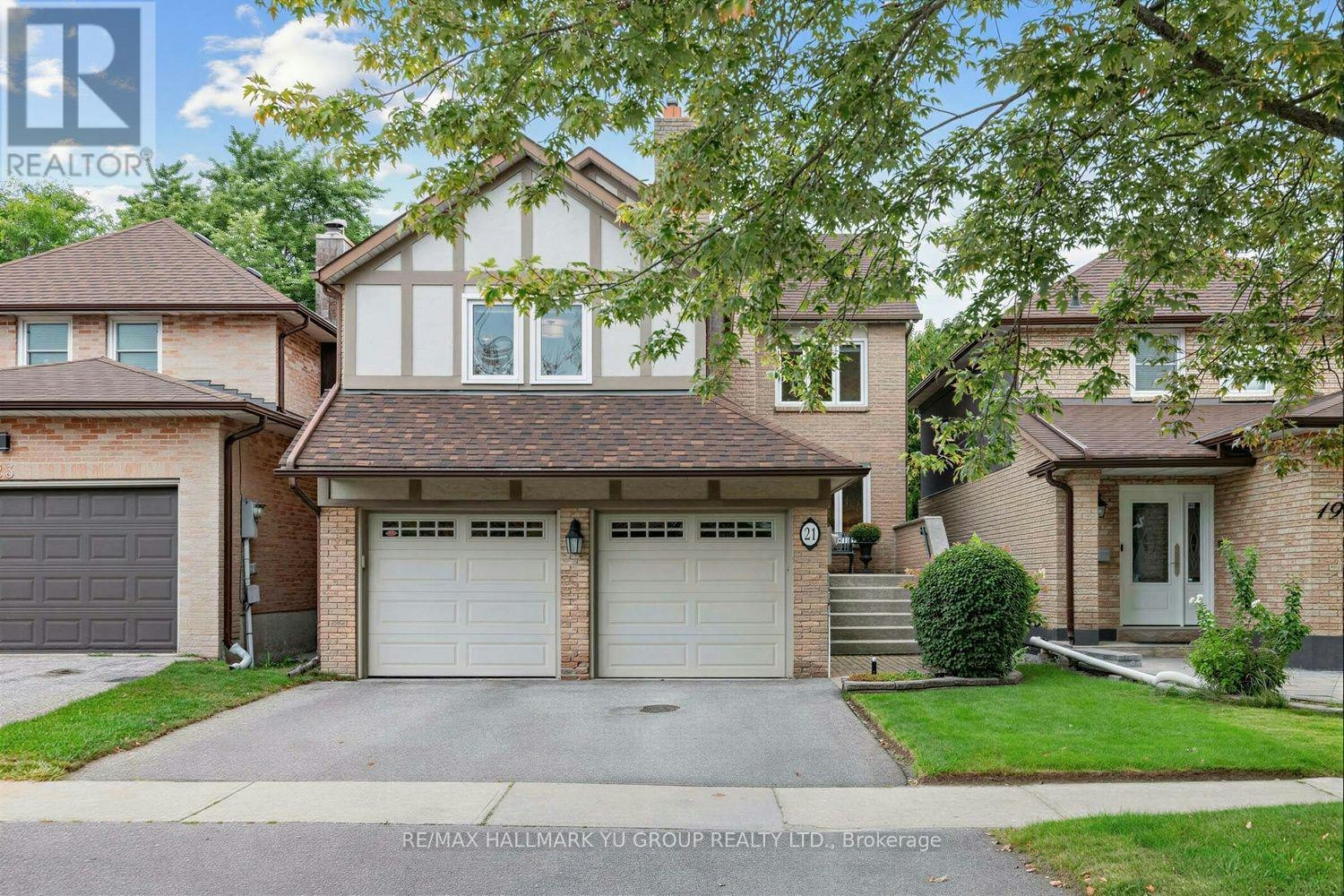 21 Esther Crescent, Vaughan, ON, L4J 3J8