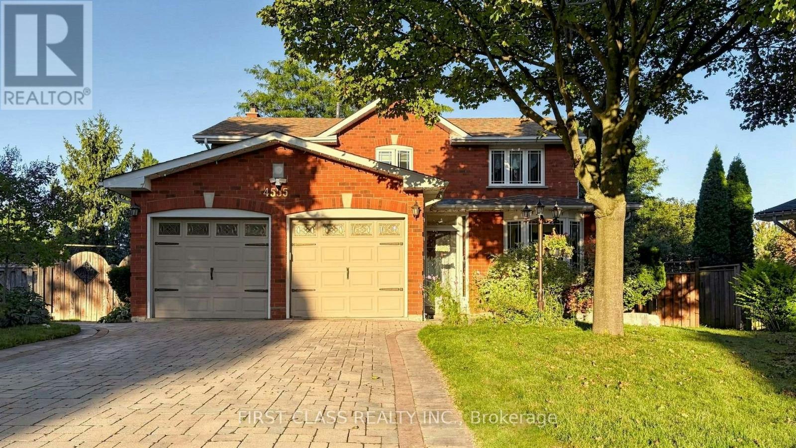 4555 Carpenter Court, Mississauga, ON, L5V 1C5