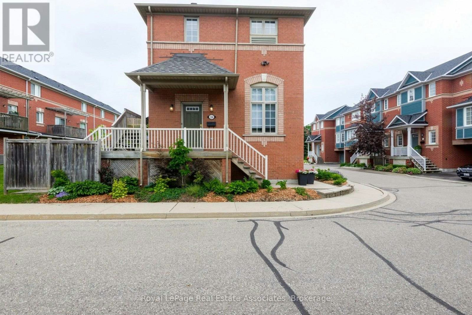 38-5031 Mill Road EAST, Mississauga, ON, L5V 2M5 - 2