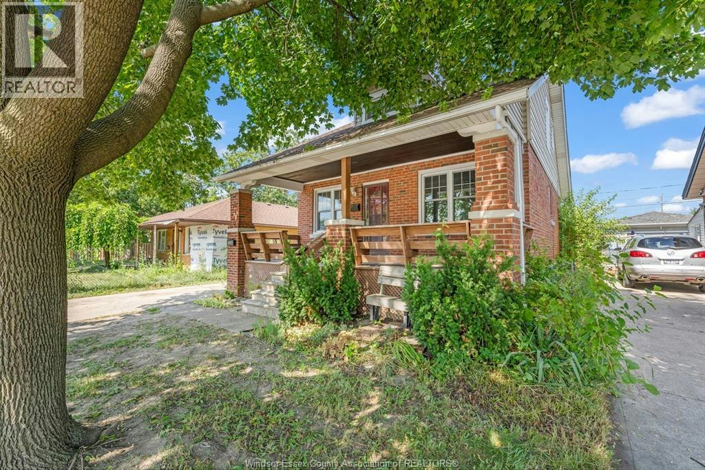 1356 Pillette, Windsor, ON, N8Y 3B9 - 3