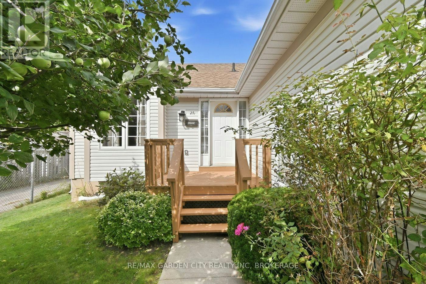 21 B Kelson Avenue N, Grimsby, ON, L3M 4C6