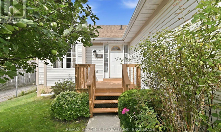21 B Kelson Avenue N