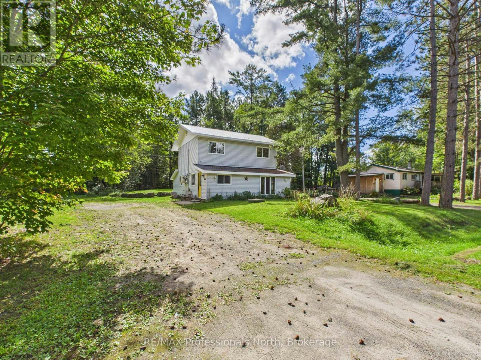 31 Hutcheson Beach Road E, Huntsville, ON, P1H 1N4