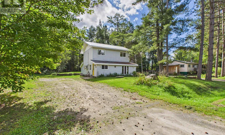 31 Hutcheson Beach Road E