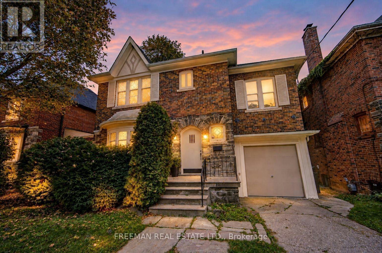 87 Ava Road, Toronto, ON, M6C 1V7